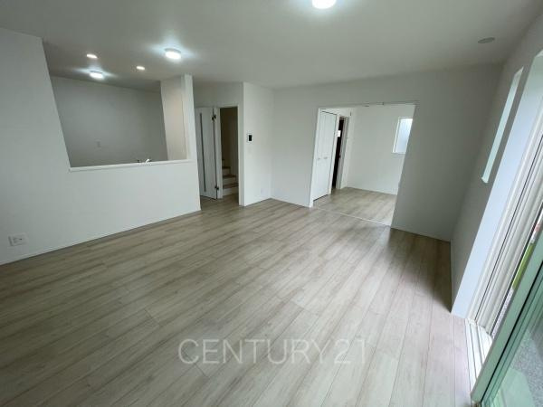 高崎市片岡町2丁目31番 C号棟の居間・リビング|ダイニングテーブルスペース