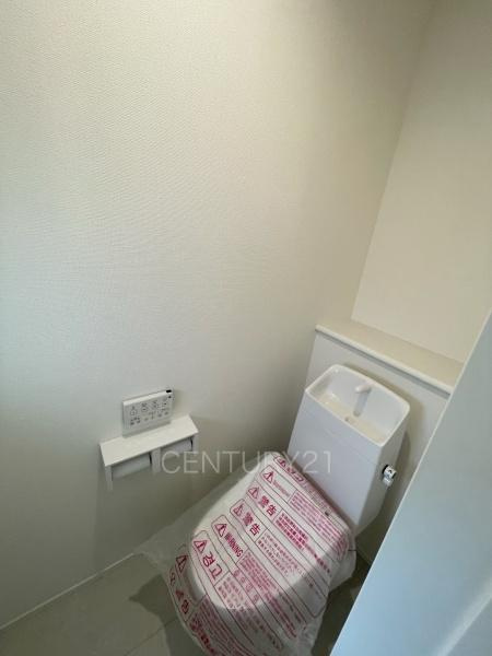 高崎市片岡町2丁目31番 A号棟のトイレ|２階トイレです。
温水シャワー洗浄機能付きです。
