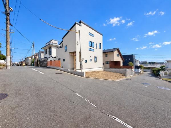 横浜市金沢区富岡西４丁目の新築一戸建の前面道路含む現地写真|閑静な住宅街につき住環境良好です♪
お気軽にお問い合わせください。