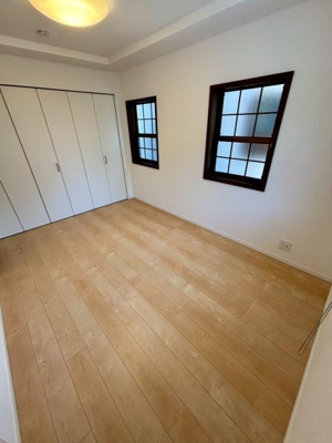 【洋室】 | 草加市遊馬町・戸建 | 収納付きの7.0帖の洋室になっております♪
