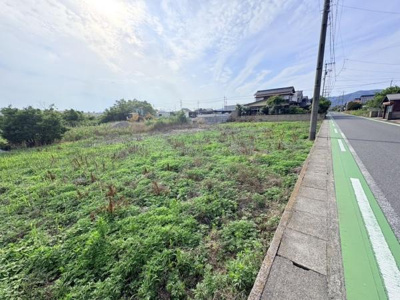 【前面道路含む現地写真】 | 　渡町　５区画土地