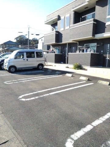 メゾン・ジェルメの駐車場