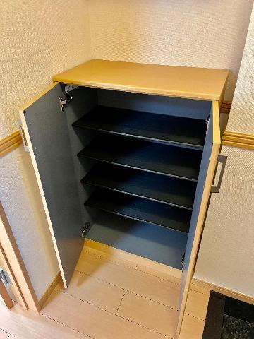 イーストヴィラ（ＥＡＳＴ　ＶＩＬＬＡ）の収納|下駄箱