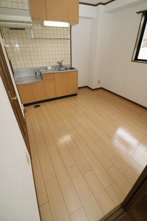 アベニ－ルロミオの内装