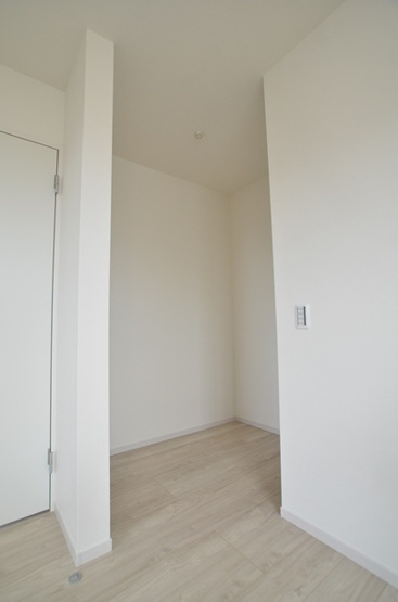 【洋室】 | 座間市座間1丁目　新築戸建て　全２棟【仲介手数料無料】 | 2階　洋室1（8.0帖）クローゼット