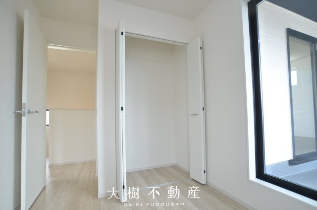 【洋室】 | 座間市座間1丁目　新築戸建て　全２棟【仲介手数料無料】 | 2階　洋室2（5.0帖）クローゼット