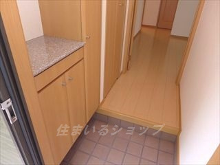フォレスト高陽東　弐番館の玄関|シューズボックス