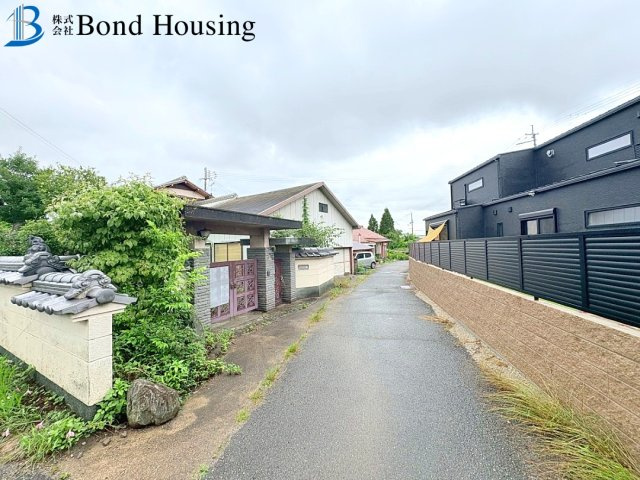 駐車２台　お庭、倉庫付き　岩岡町岩岡　中古戸建のその他