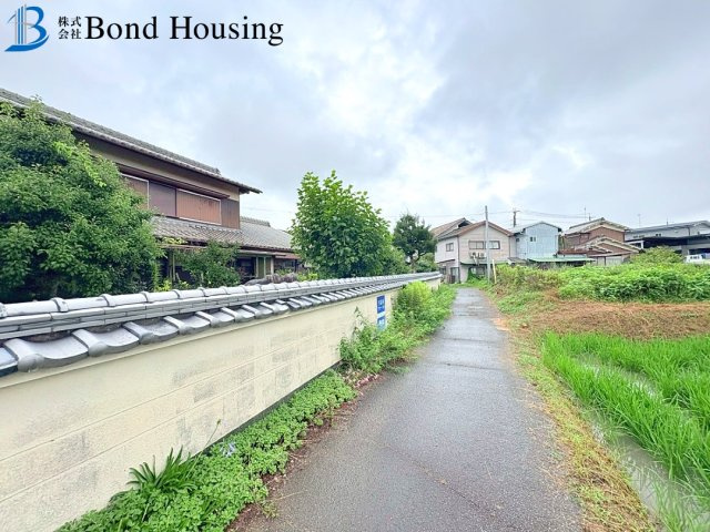 駐車２台　お庭、倉庫付き　岩岡町岩岡　中古戸建の展望
