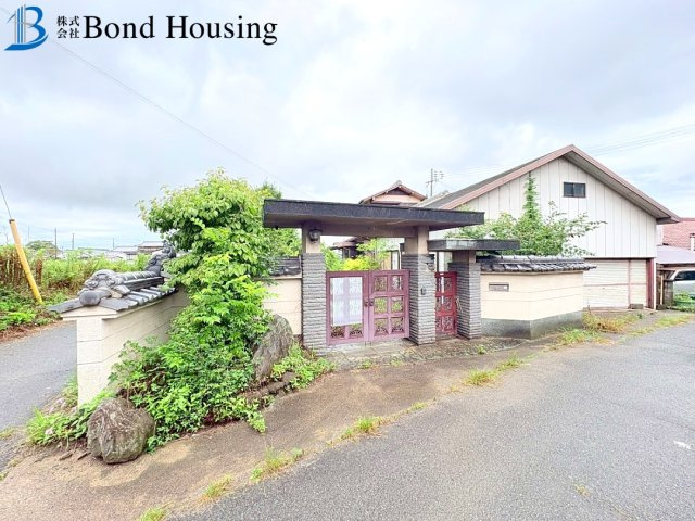 駐車２台　お庭、倉庫付き　岩岡町岩岡　中古戸建