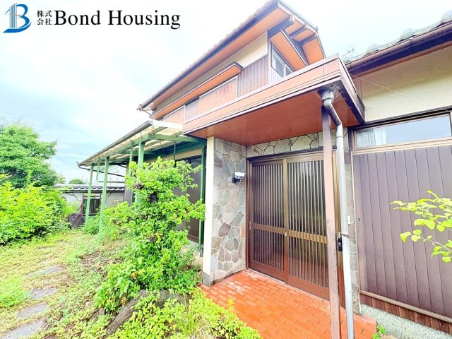 駐車２台　お庭、倉庫付き　岩岡町岩岡　中古戸建のその他