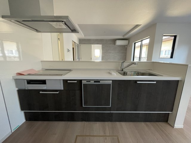 【キッチン】 | 【新築分譲住宅　～ LIGARE　リガーレ～　】山形市南四番町　1期1棟 | お料理を効率的に、楽しく。ママの毎日のお料理を効率的にしてくれる動線は「１分でも家事の時間を短縮したい」という思いを叶えてくれます(*^-^*)