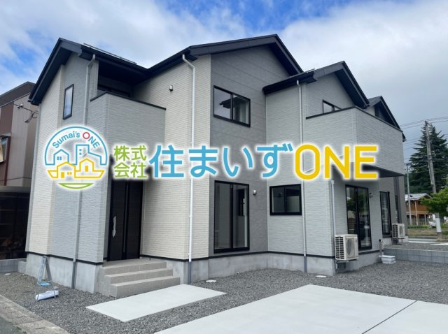 【外観】 | 【新築分譲住宅　～ LIGARE　リガーレ～　】山形市鈴川町2丁目　1期2棟 | ☆1号棟
４ＬＤＫ＋駐車3台以上可◎
堂々たる趣ながら、主張し過ぎずどこか余裕を感じさせるシャープなフォルムで佇む邸宅は、晴天の空と照らし合わせる事で、本来あるべき完成形の姿を見せてくれます♪