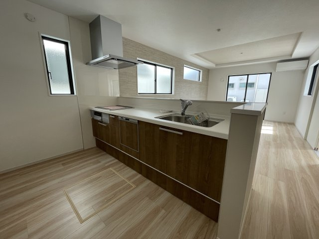 【キッチン】 | 【新築分譲住宅　～ LIGARE　リガーレ～　】山形市鈴川町2丁目　1期2棟 | お料理を効率的に、楽しく。ママの毎日のお料理を効率的にしてくれる動線は「１分でも家事の時間を短縮したい」という思いを叶えてくれます(*^-^*)