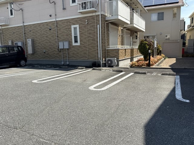 エスターブレＣの駐車場