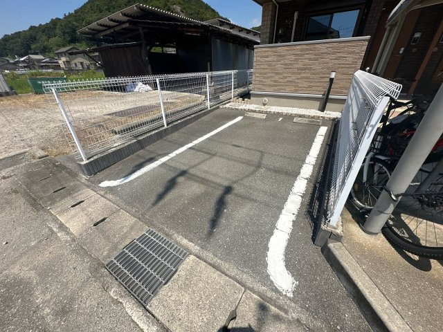 サニー　ハピネスⅡの駐車場