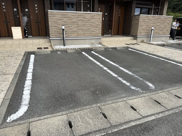 サニー　ハピネスⅡの駐車場