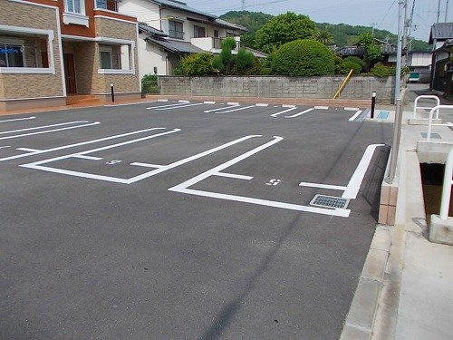 エリーゼの駐車場