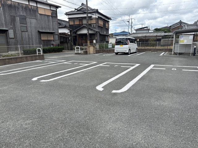 エリーゼの駐車場
