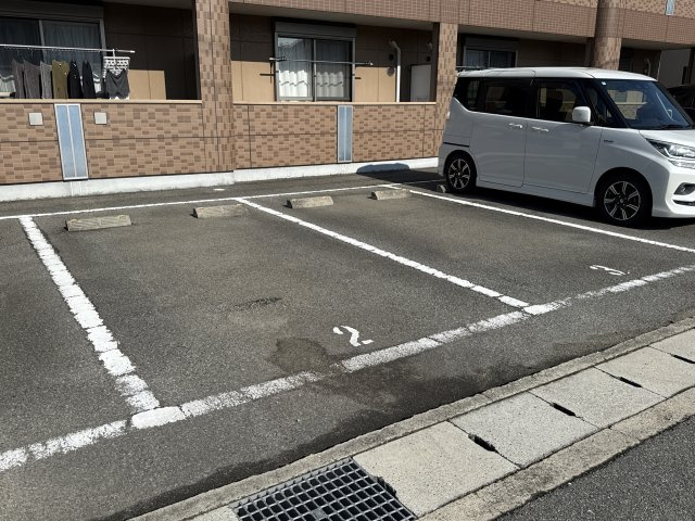 オーシャン・ステラの駐車場