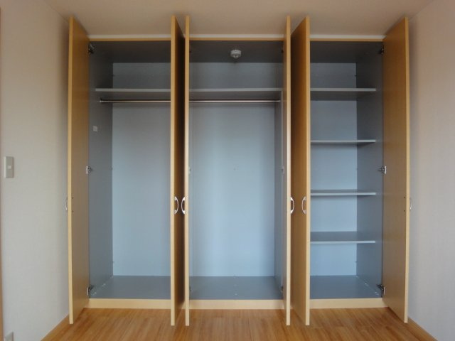 プレッソリーバの収納|クローゼット