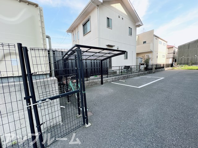 プリミエール丹羽の駐車場