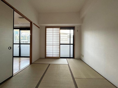 【寝室】 | すずらん館 | 使い勝手のいい寝室です