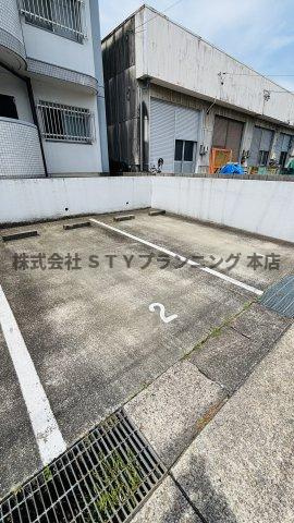 仲介手数料0円！ハイネス牧の駐車場