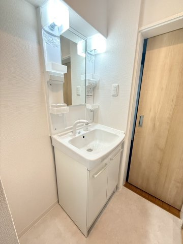 山御影マンションG棟の独立洗面台