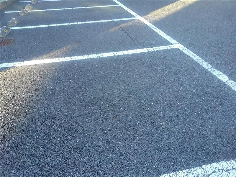 レオパレスレオーノの駐車場