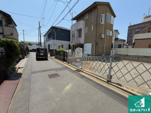 高槻市辻子　第4期　新築一戸建ての前面道路含む現地写真|周辺は落ち着いた街並みの住宅地！子育てがしやすい住環境です！まだ未完成ですが、現地でしかわからない事もございます。是非一度ご覧ください。