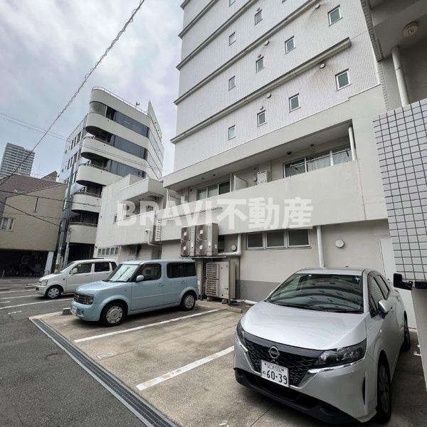 Serendipity上本町 BRAVI不動産の駐車場