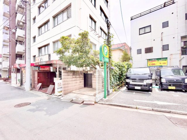 中野区野方4丁目　建築条件無し売地の前面道路含む現地写真|現地写真

現地ご見学希望・資料請求などお気軽にお問い合わせ下さい！
03-5990-5201