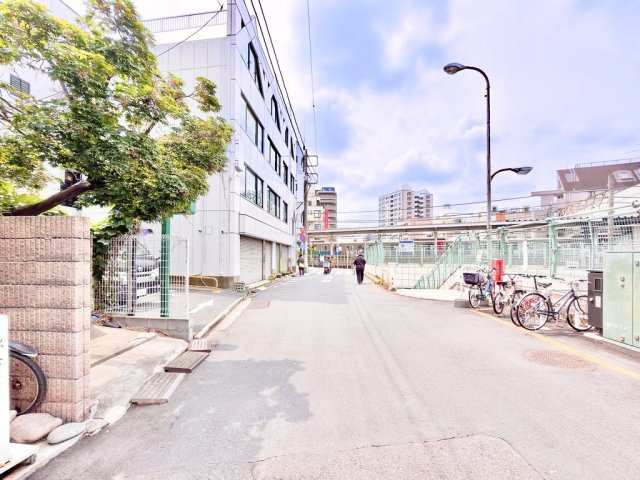 中野区野方4丁目　建築条件無し売地の前面道路含む現地写真|現地写真

現地ご見学希望・資料請求などお気軽にお問い合わせ下さい！
03-5990-5201