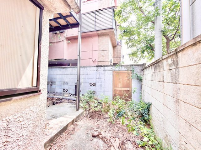 中野区野方4丁目　建築条件無し売地の外観|現地写真

現地ご見学希望・資料請求などお気軽にお問い合わせ下さい！
03-5990-5201