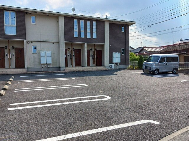 サクラの駐車場
