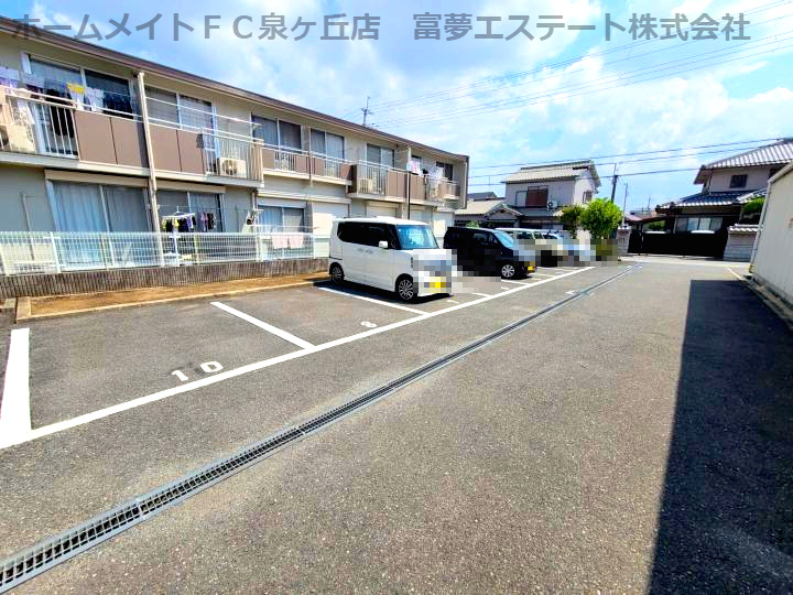 カーサヴェルディの駐車場