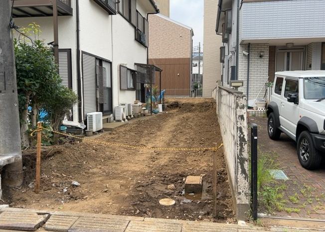 【外観】 | 人が暮らすうえで日光は大切な要素となります。日当たりの良さは譲れないポイントですね。併せて近くに大きな建築物の建築予定がないか、あるいはそれが可能な土地が近くにないか事前に確認することもお勧めします。