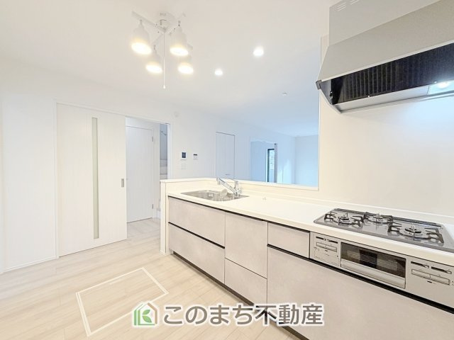ハートフルタウン宇都宮市雀の宮1丁目277番のキッチン|人気の対面式キッチン☆料理をしながらご家族とコミュニケーションが取れます♪