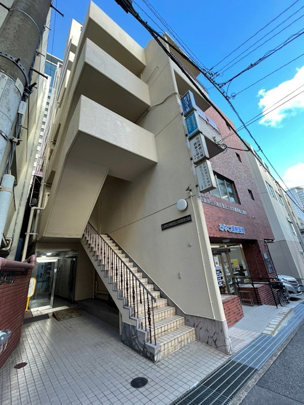 サンゼン山手ハイツの外観