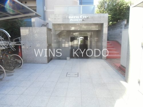 世田谷区赤堤３丁目の賃貸マンションのエントランス