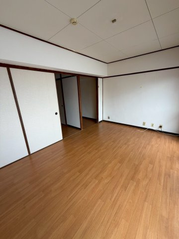 サムティ青木の居間・リビング