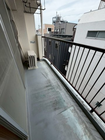 サムティ青木のバルコニー