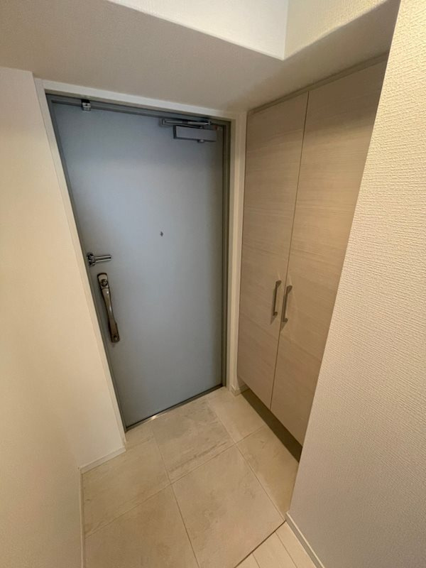 S-RESIDENCE北浜の玄関