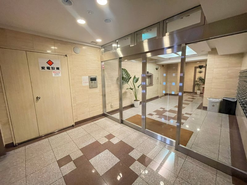 グラマシー心斎橋東のエントランス