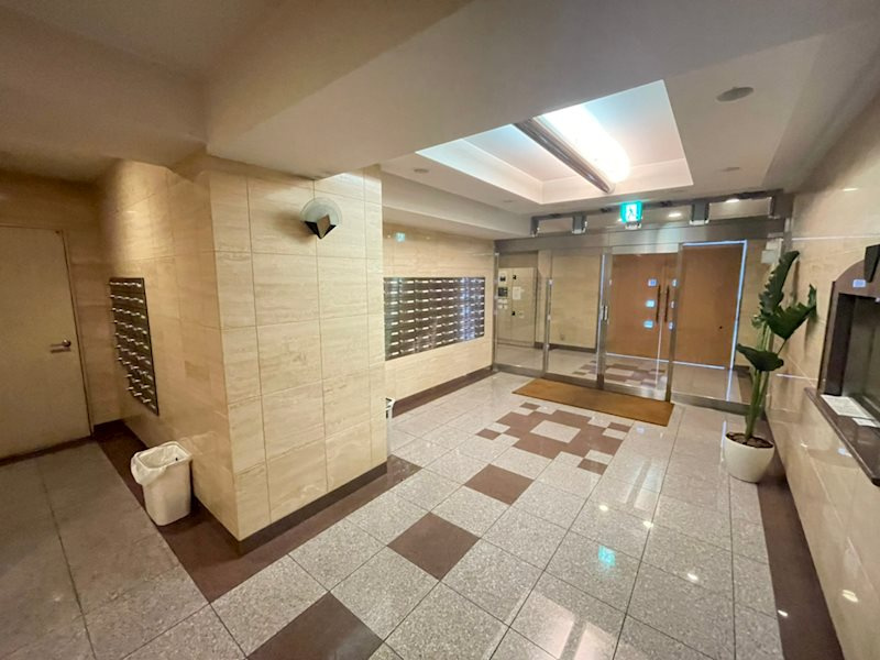 グラマシー心斎橋東のロビー