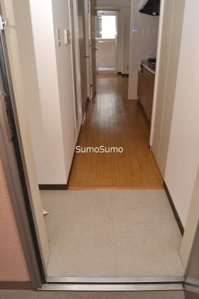 グラマシー心斎橋東の玄関