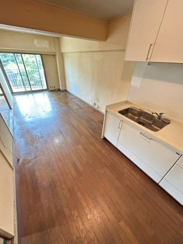 荒神山マンションの居間・リビング