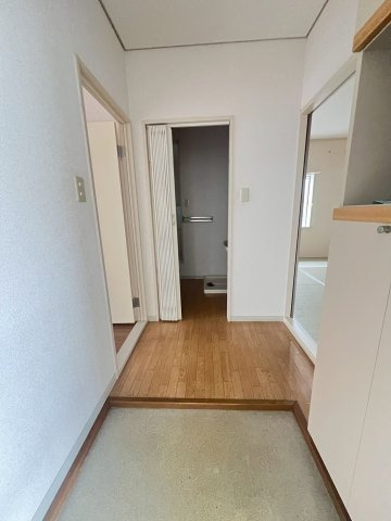 コモード仁川の玄関