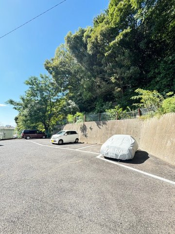 ビバリーハウス青谷弐番館の駐車場